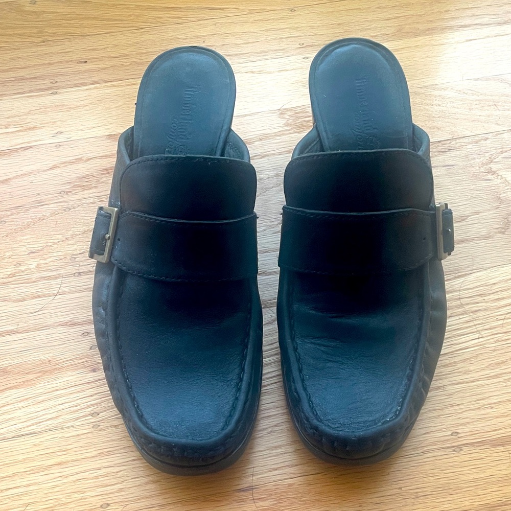 Timberland Slip On Loafers. Vintage. Leather. Buckle detail. Black. Size 8M